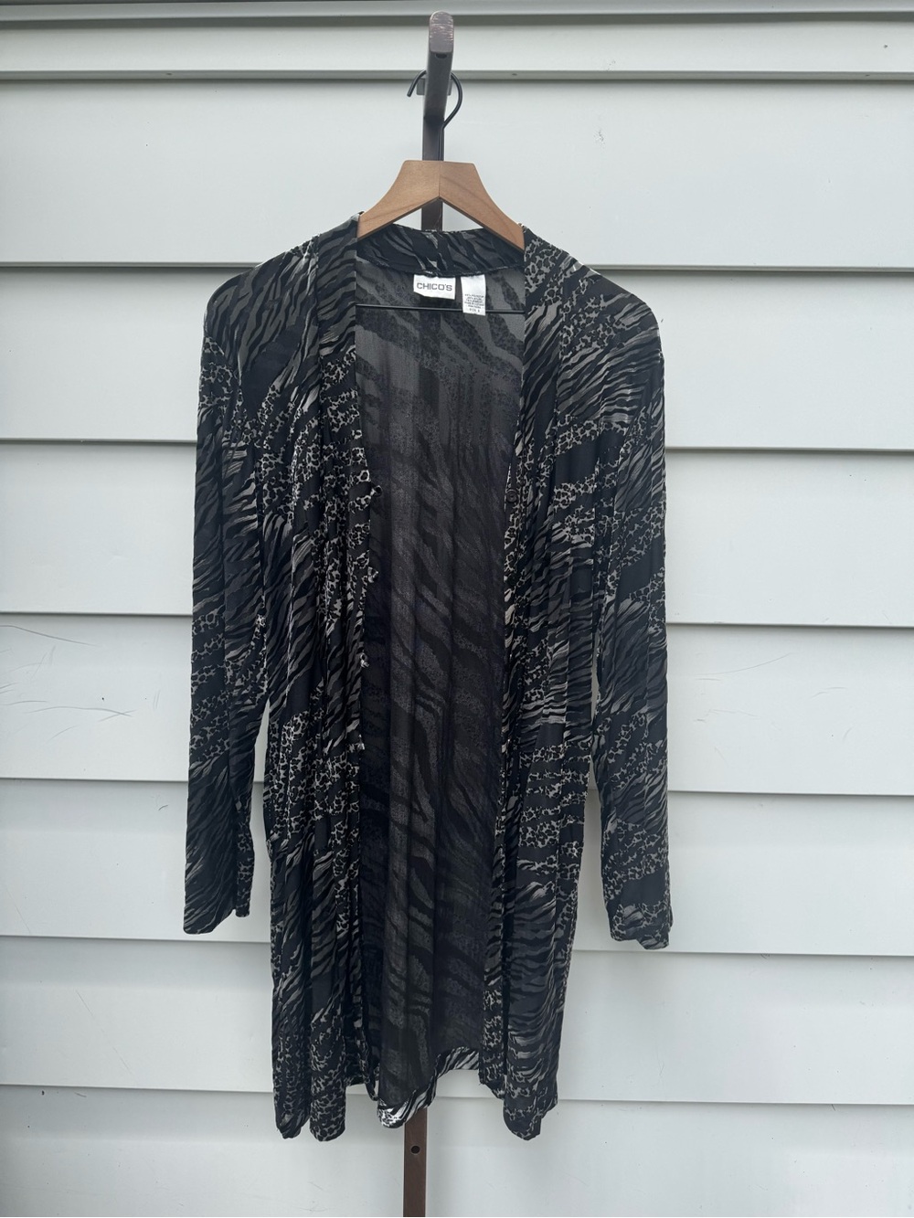 CHICO'S burntout velvet top size 2 large button front pockets animal print